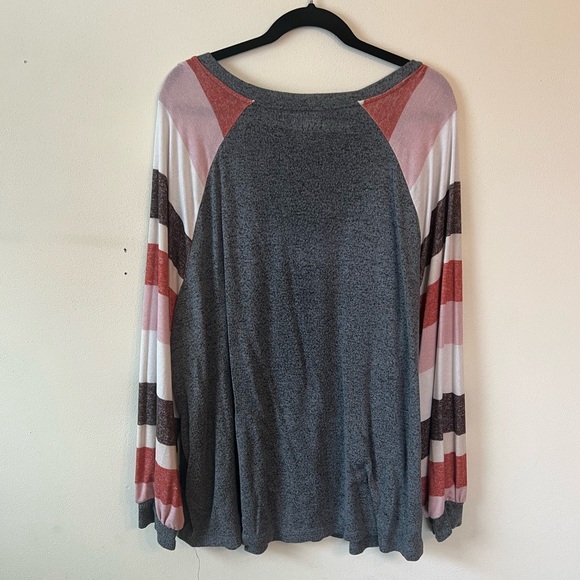 Maurices Plus Size Gray Striped Sleeve Mixer Tee size 4x - Picture 5 of 5